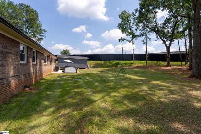 150 Spring Street, Wellford, SC 29385
