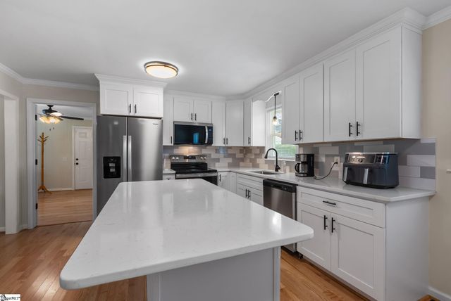 150 Spring Street, Wellford, SC 29385