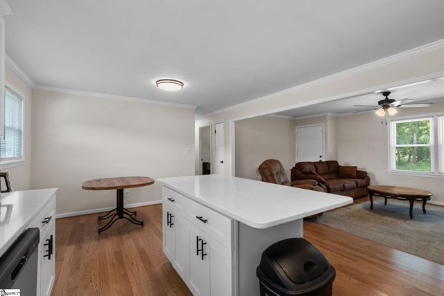 150 Spring Street, Wellford, SC 29385
