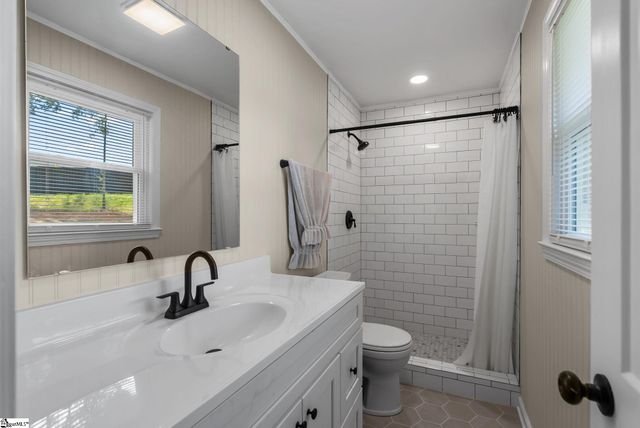 150 Spring Street, Wellford, SC 29385