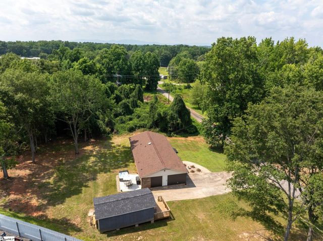 150 Spring Street, Wellford, SC 29385
