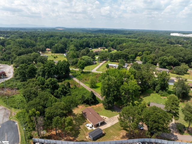 150 Spring Street, Wellford, SC 29385
