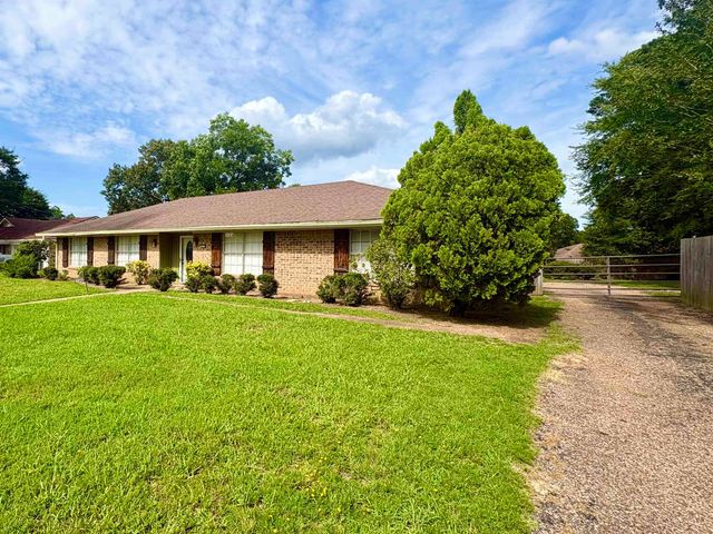 3624 French Dr., Longview, TX 75604