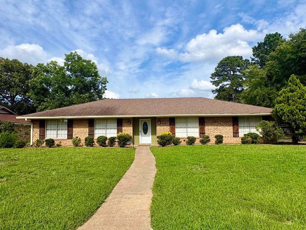 3624 French Dr., Longview, TX 75604