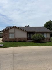 38763 Windmill Pointe, Clinton Township, MI 48038