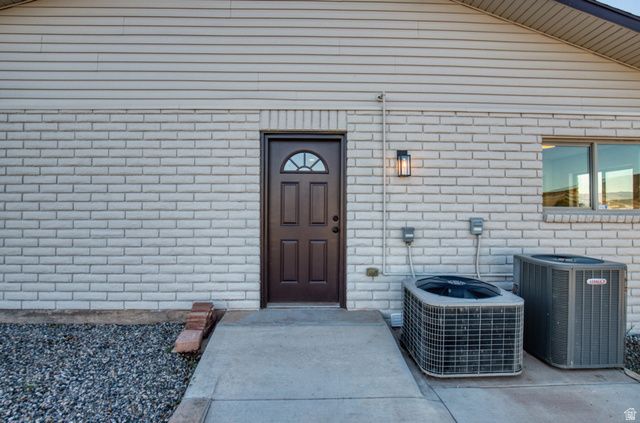 3360 S CHAPARAL DR, St. George, UT 84790