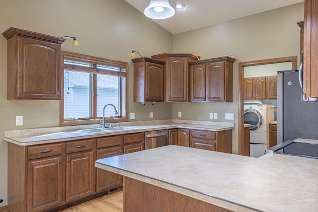 1009 Windhill STREET, Onalaska, WI 54650