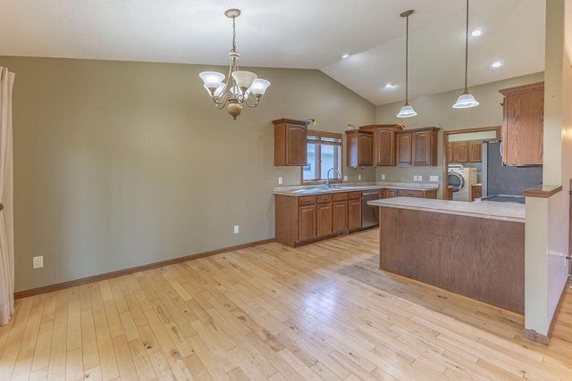 1009 Windhill STREET, Onalaska, WI 54650