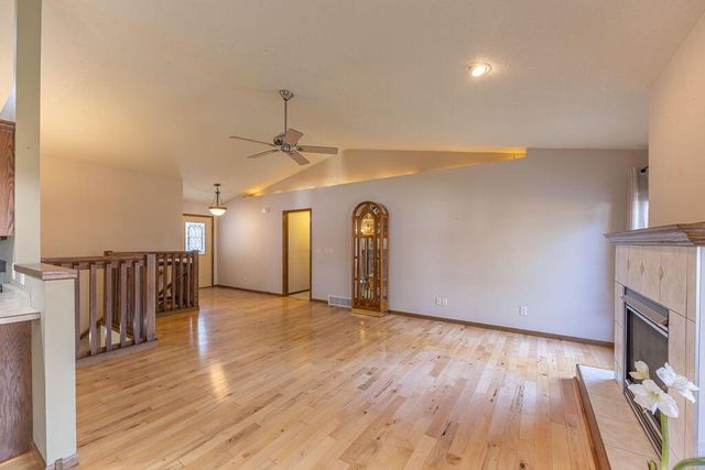 1009 Windhill STREET, Onalaska, WI 54650