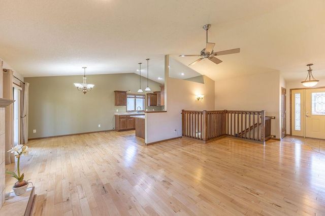 1009 Windhill STREET, Onalaska, WI 54650