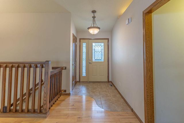 1009 Windhill STREET, Onalaska, WI 54650