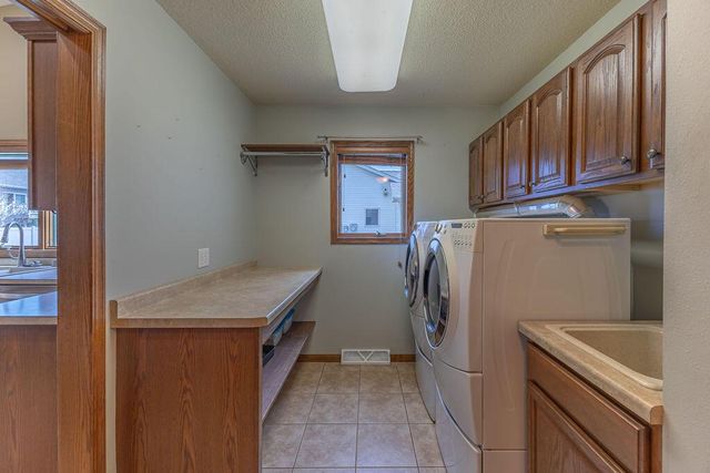 1009 Windhill STREET, Onalaska, WI 54650