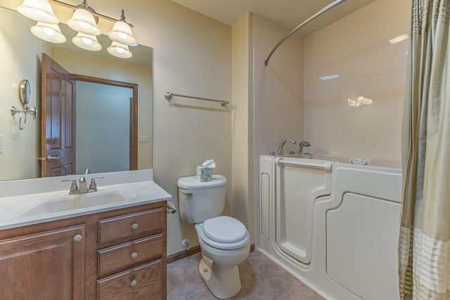 1009 Windhill STREET, Onalaska, WI 54650
