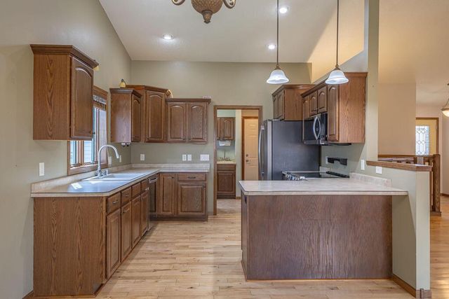 1009 Windhill STREET, Onalaska, WI 54650