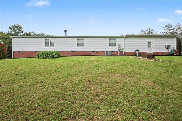 2298 Ray Loop Road, Westfield, NC 27053