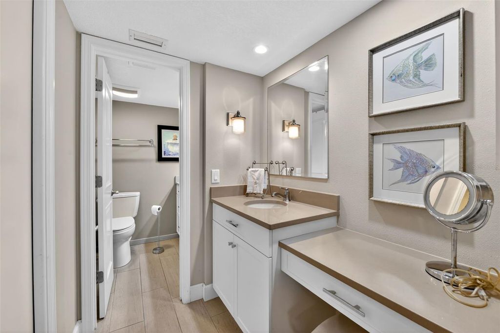 Image 24 of property listing at 5655 GULF OF MEXICO DRIVE D107, Longboat Key, FL 34228