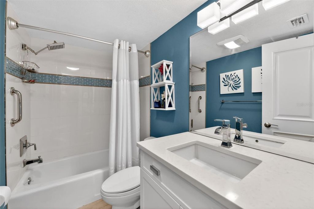 Image 28 of property listing at 5655 GULF OF MEXICO DRIVE D107, Longboat Key, FL 34228