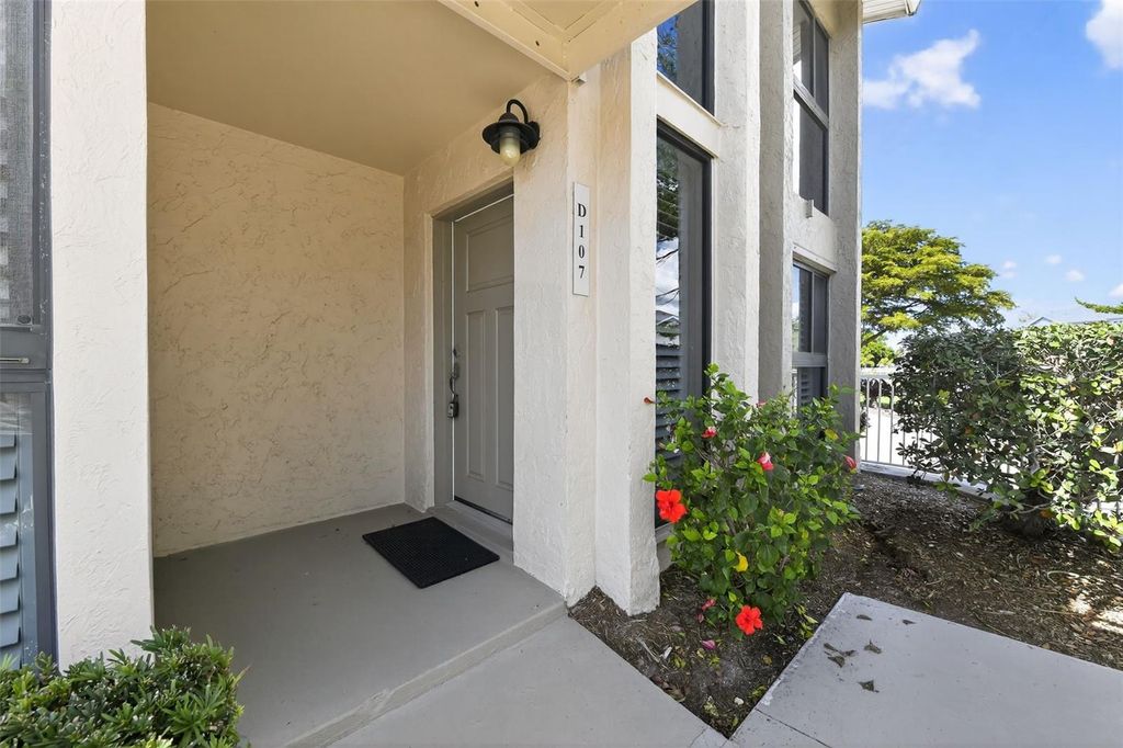 Image 7 of property listing at 5655 GULF OF MEXICO DRIVE D107, Longboat Key, FL 34228