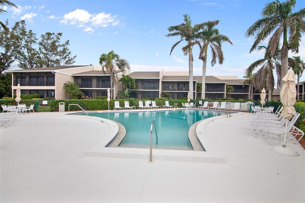 Image 8 of property listing at 5655 GULF OF MEXICO DRIVE D107, Longboat Key, FL 34228