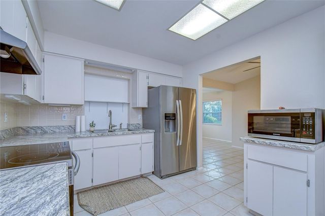 8811 MARTINIQUE LANE, Port Richey, FL 34668