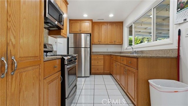8838 Murietta, Panorama City (los Angeles), CA 91402