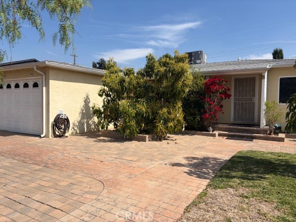 8838 Murietta, Panorama City (los Angeles), CA 91402