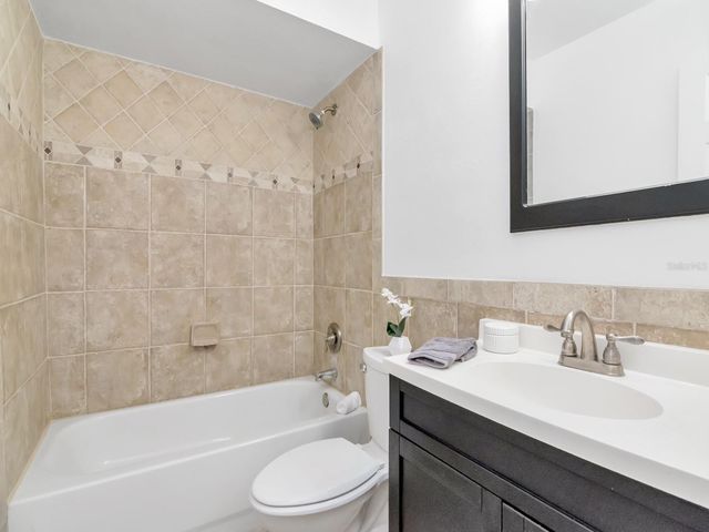 16139 RAMBLING VINE DRIVE E, Tampa, FL 33624