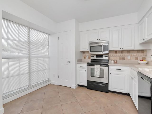 16139 RAMBLING VINE DRIVE E, Tampa, FL 33624