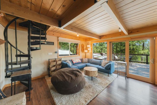 5229 Mary Ct, Pollock Pines, CA 95726