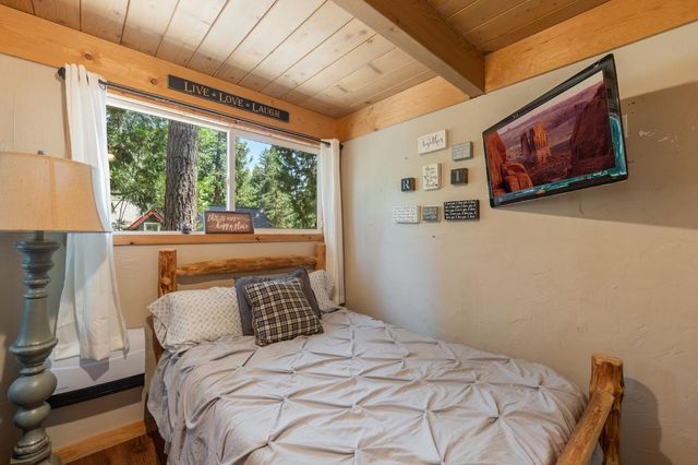 5229 Mary Ct, Pollock Pines, CA 95726