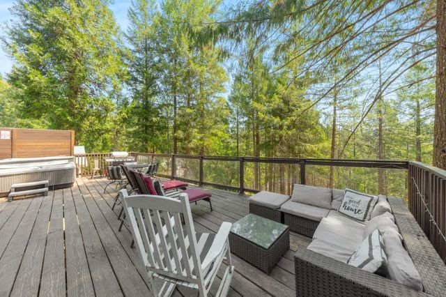 5229 Mary Ct, Pollock Pines, CA 95726