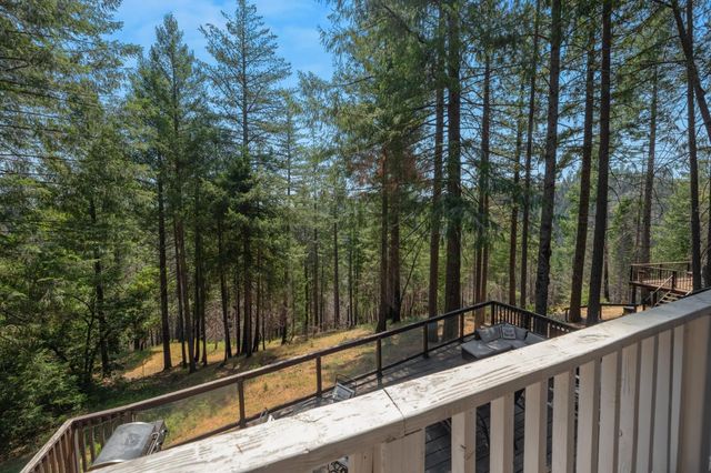5229 Mary Ct, Pollock Pines, CA 95726