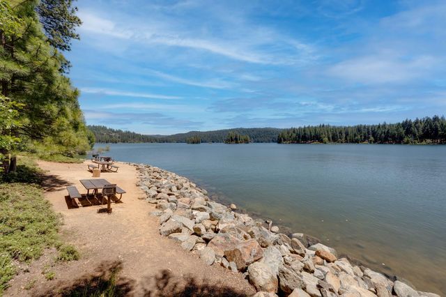 5229 Mary Ct, Pollock Pines, CA 95726