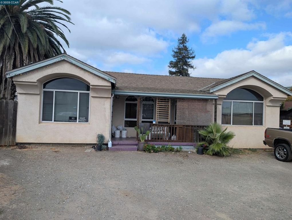 4970 Blum Rd, Martinez, CA 94553