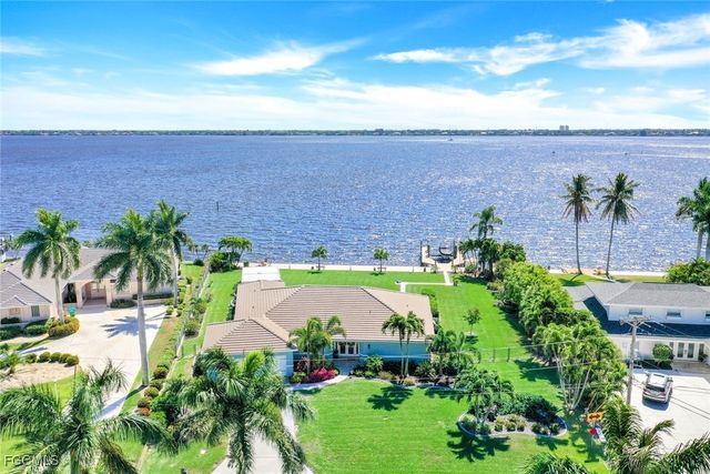 3735 SE 21st PL, Cape Coral, FL 33904