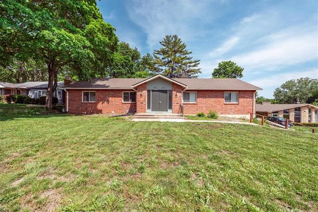 8021 Holmes Road, Kansas City, MO 64134