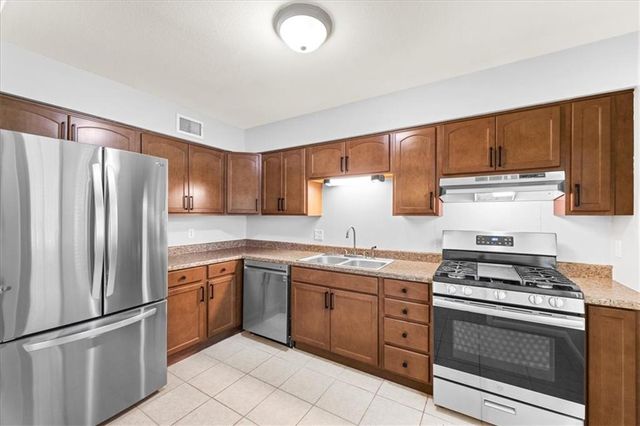 8021 Holmes Road, Kansas City, MO 64134