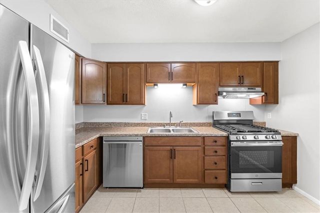 8021 Holmes Road, Kansas City, MO 64134