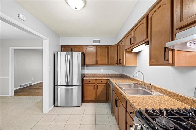 8021 Holmes Road, Kansas City, MO 64134