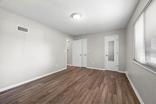 8021 Holmes Road, Kansas City, MO 64134