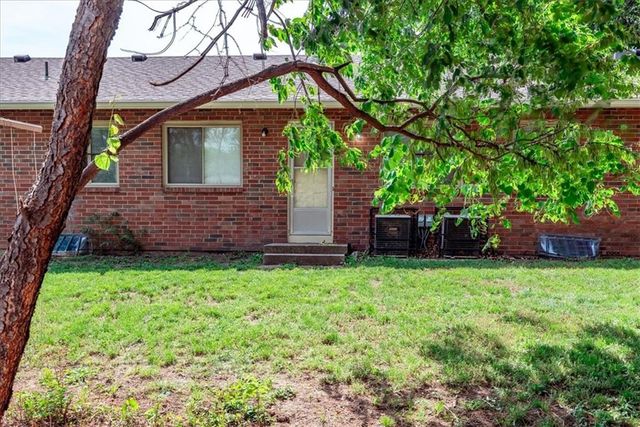 8021 Holmes Road, Kansas City, MO 64134
