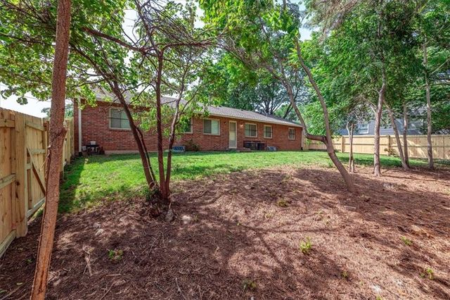 8021 Holmes Road, Kansas City, MO 64134