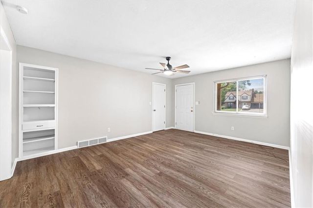 8021 Holmes Road, Kansas City, MO 64134