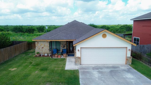 518 Indian Crossing, Jourdanton, TX 78026