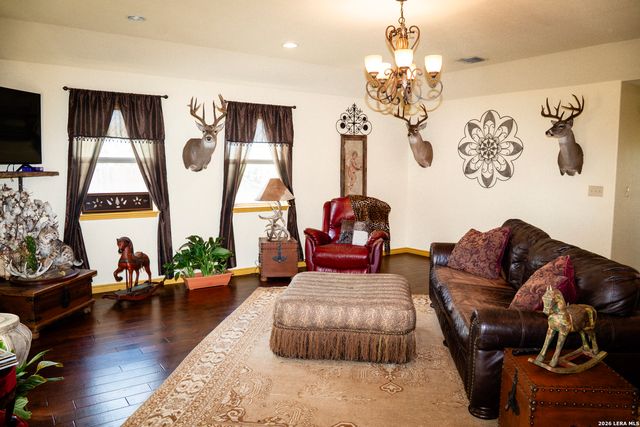 518 Indian Crossing, Jourdanton, TX 78026
