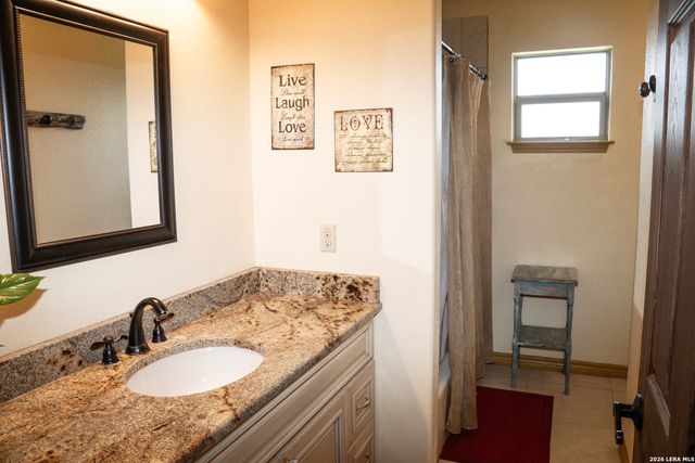 518 Indian Crossing, Jourdanton, TX 78026