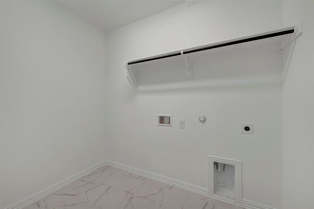 5032 Lily Creek Drive, Aubrey, TX 76227