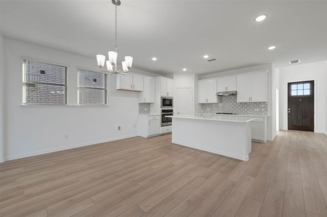 5032 Lily Creek Drive, Aubrey, TX 76227