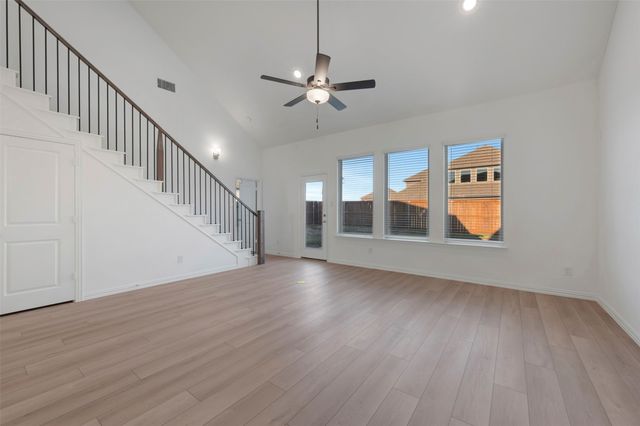 5032 Lily Creek Drive, Aubrey, TX 76227