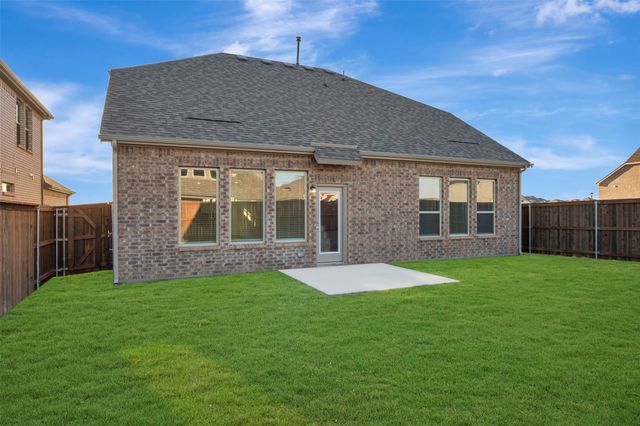 5032 Lily Creek Drive, Aubrey, TX 76227